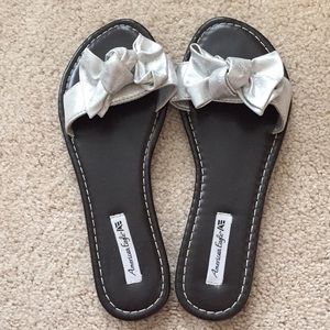 Cute Silver Bow Sandals- Size 6.5